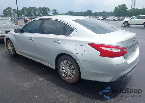 2016 Nissan Altima 2.5/2.5 S/2.5 Sl/2.5 Sr/2.5 Sv z USA, uszkodzony, nr VIN 1N4AL3AP2GC142664